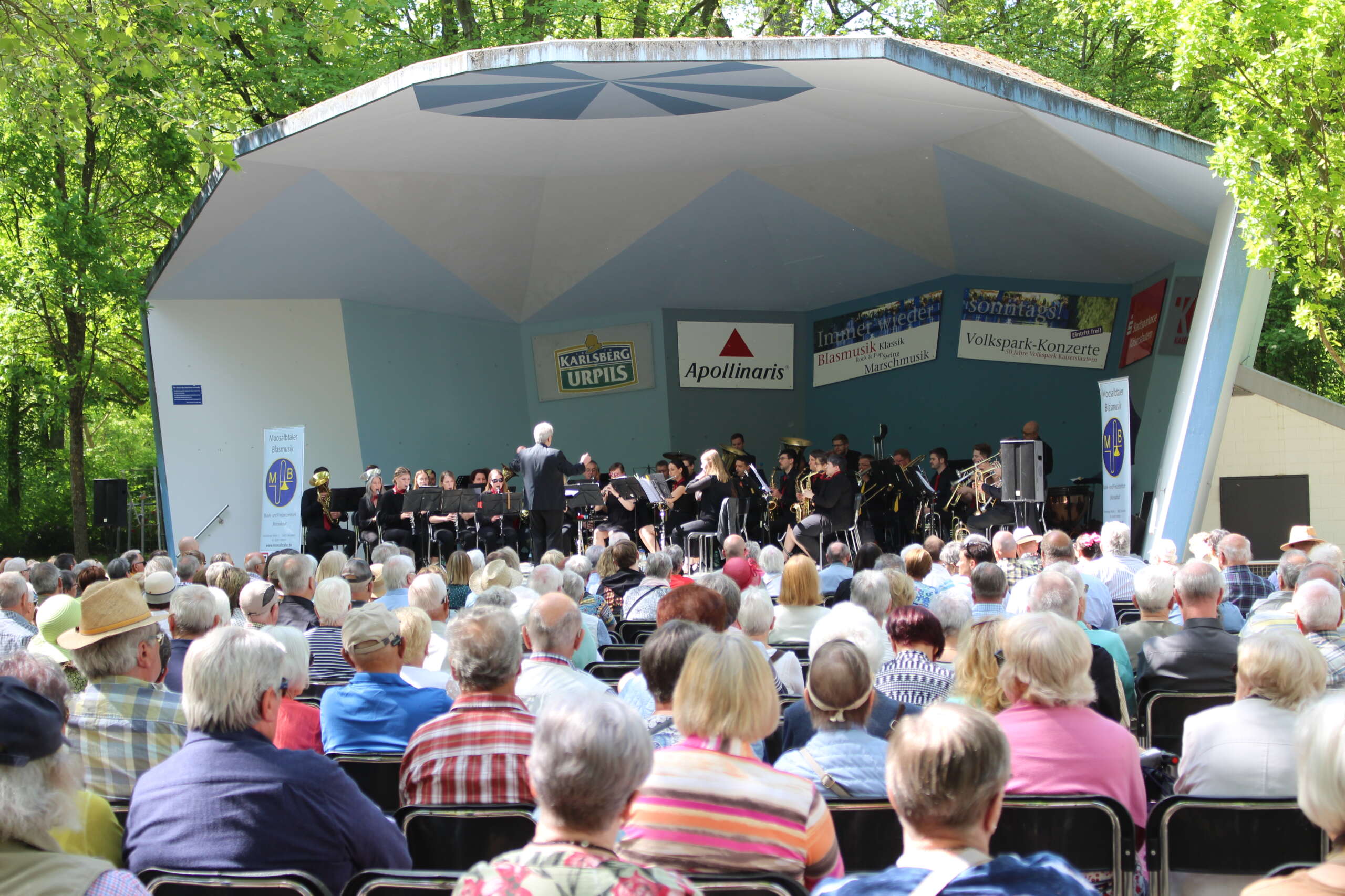 Blue Light Big Band bei Finale im Volkspark. Letztes Konzert der Saison am 1. September.